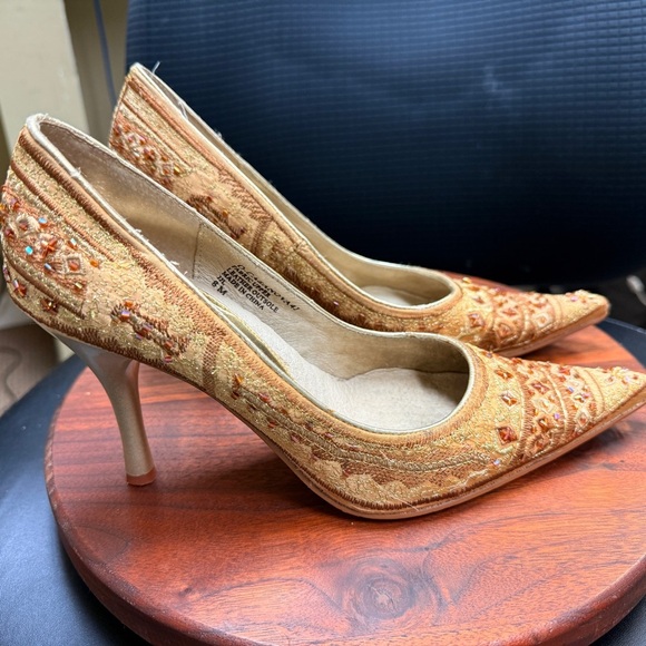 Nine West Tan/w gold Stiletto Heels with Laser-Cut Design - Picture 2 of 14